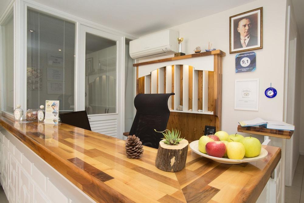 Dedeminn Marina Hotel Göcek Extérieur photo