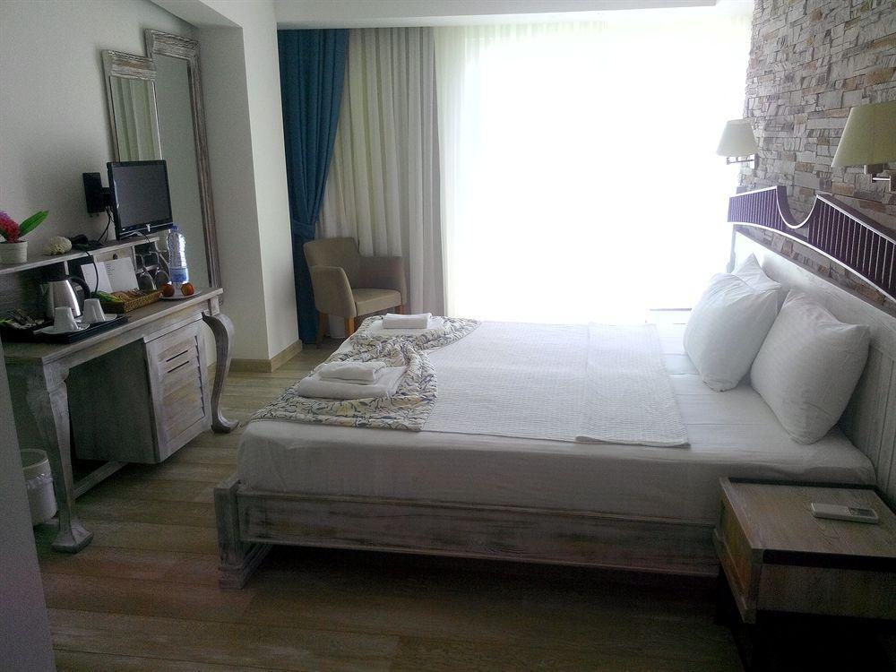 Dedeminn Marina Hotel Göcek Extérieur photo